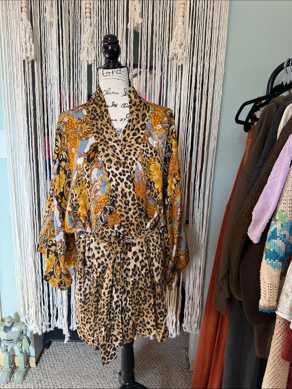 Spell Lovers & Dreamers Short Robe M/L